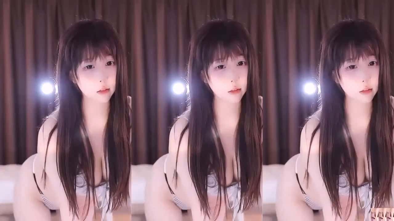 网易CC【深田老师】定制贴脸特写热舞视频合集资源[5V-451M]