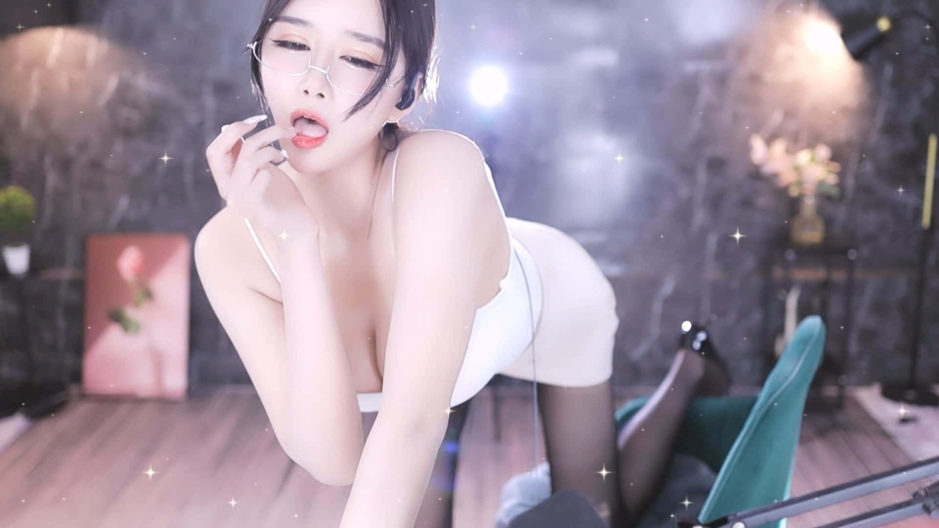 网易CC 小恩雅 定制直播整活福利合集资源[3V-5.78G]