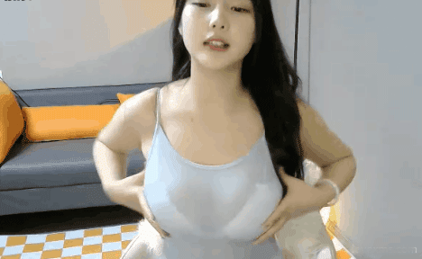 超清纯童颜巨乳小兔牙主播 微肉感激情跳舞视频资源[106M]