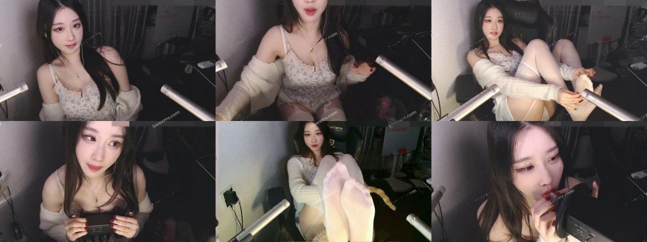 轩子巨2兔25年会员直播ASMR美腿踩脸白丝吊带资源[4.41G]