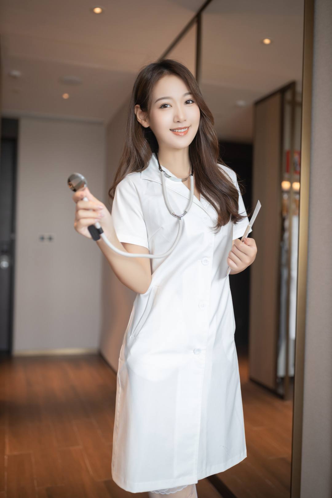 唐安琪|内部私购无水印写真36套 32GB 4 唐安琪|内部私购无水印写真36套 32GB资源下载-主播团吧