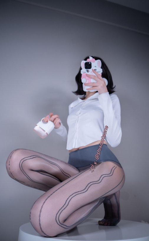 小桃@shixiaotaone 写真作品合集资源下载[335V-568.8GB]持续更新